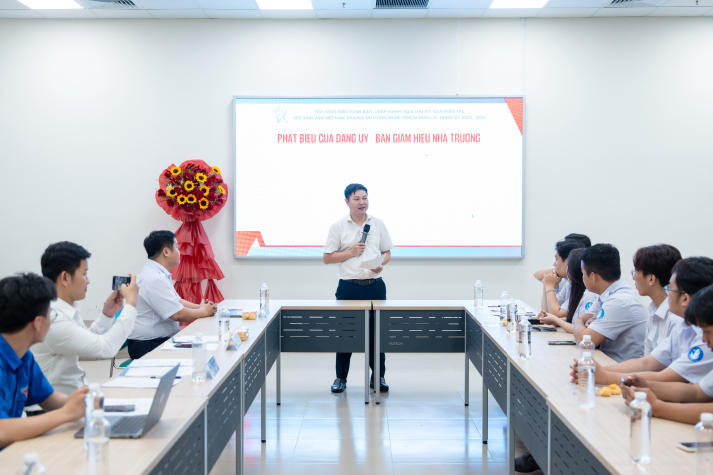 Thế hệ cán bộ Hội HUTECH mới ra mắt: Sẵn sàng cống hiến, dẫn dắt phong trào sinh viên 79