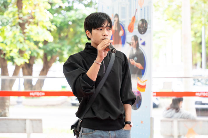 Văn nghệ sân trường chào đón năm học mới 2025-2026 tại HUTECH 76