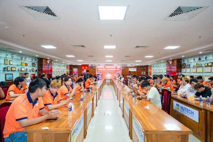 Khai mạc HUTECH Esports 2026: Sân chơi thể thao điện tử quy tụ sinh viên đam mê công nghệ 12