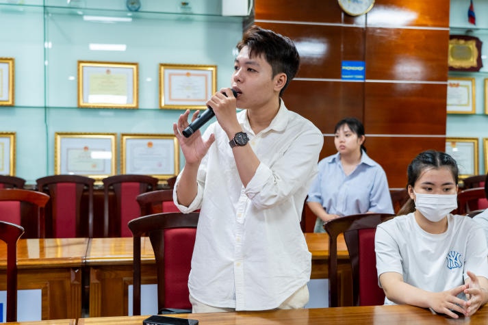 Nắm bắt bí quyết thành công, sinh viên Khoa học Xã hội và Quan hệ Công chúng tự tin thực hiện nghiên cứu khoa học 121