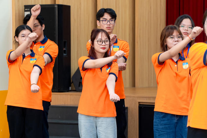 Từ quản trò đến điều phối hoạt động: Ban cán sự HUTECH “lên level” tại chuyên đề kỹ năng 68