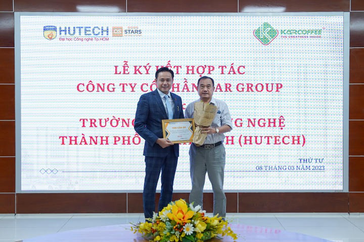 HUTECH ký kết MOU với Công ty Cổ phần KAR Group 95