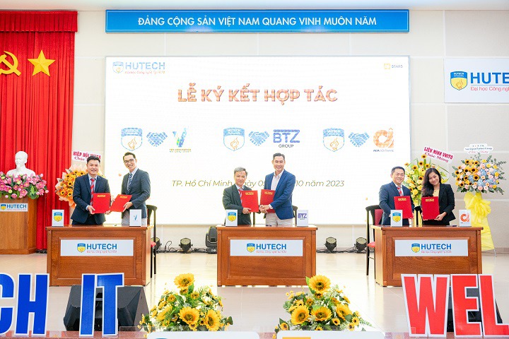 Khoa Công nghệ thông tin HUTECH tưng bừng chào đón tân binh về ngôi nhà chung 86