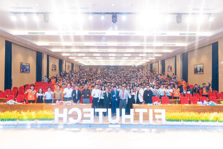 [Video] Khơi nguồn cảm hứng từ công nghệ, tân binh IT-ers HUTECH tự tin bắt đầu hành trình mới 225