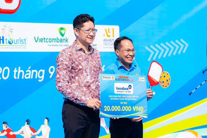 [Video] Bùng nổ tinh thần thể thao, Hội thao CB-GV-NV HUTECH 2026 khởi động mùa tranh tài rực lửa 99