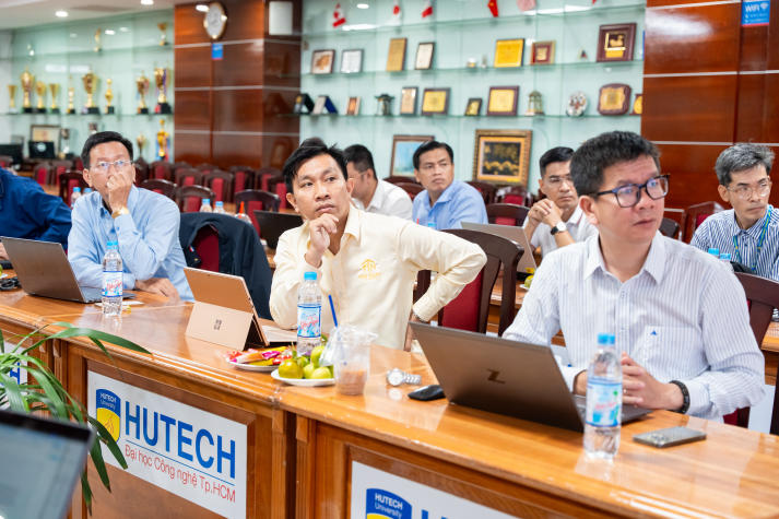 Giảng viên Khoa Tài chính - Thương mại cập nhật xu hướng ứng dụng AI trong nghiên cứu khoa học lĩnh vực kinh tế 81