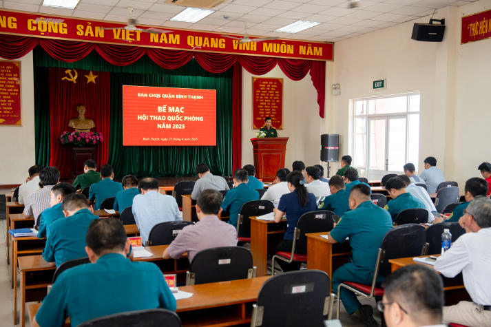 HUTECH dẫn đầu Hội thao Quốc phòng Quận Bình Thạnh 2025 với nhiều thành tích ấn tượng 13