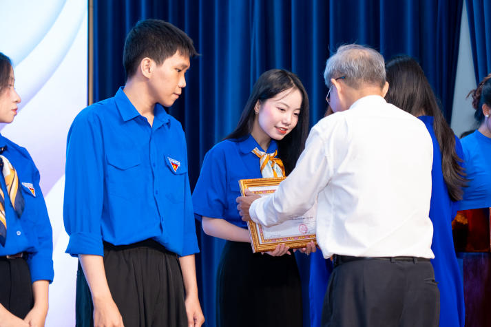 HUTECH vinh danh 269 Thanh niên tiên tiến, lan tỏa tinh thần học tập và làm theo gương Bác năm 2026 21
