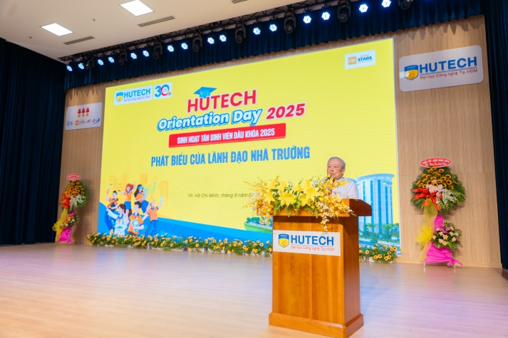 [Video] HUTECH tiếp lửa nhiệt huyết cho các tân binh từ buổi Sinh hoạt đầu khoá 51