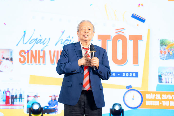 Ngày hội Sinh viên 5 tốt HUTECH năm học 2024 - 2025: Chạm vào hành trình “5 tốt” với không gian triển lãm rèn luyện toàn diện 20