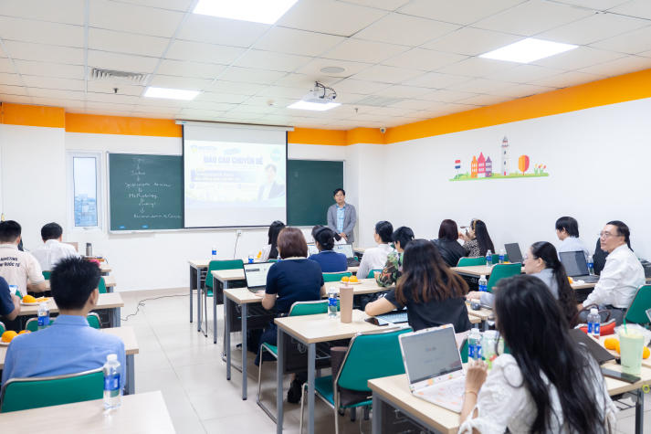 Giải mã khoảng trống nghiên cứu, nâng cao tư duy học thuật cùng giảng viên Khoa Marketing - Kinh doanh quốc tế 18