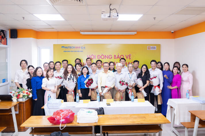 21 học viên cao học HUTECH bảo vệ luận văn/đề án Thạc sĩ ngành Luật kinh tế với loạt đề tài sát thực tiễn 114
