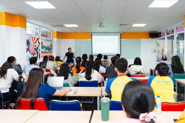 Khoa Nhật Bản học kết nối lý thuyết với thực tiễn nghiên cứu khoa học qua seminar 32