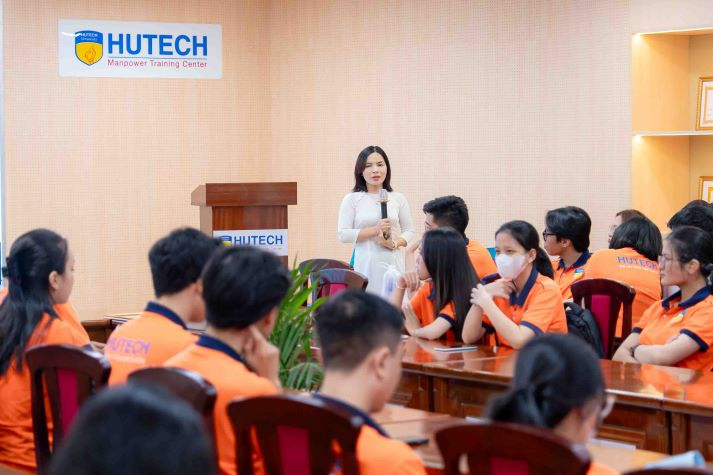 HUTECH trang bị cho sinh viên khả năng tiếp cận và xử lý thông tin hiệu quả 56