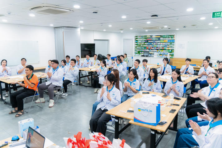 [Hướng nghiệp 2026] Dược học - Lựa chọn đón đầu xu hướng chăm sóc sức khỏe hiện đại 45