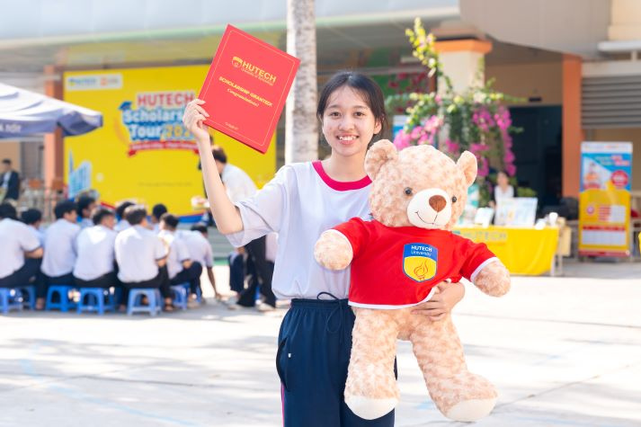 HUTECH Scholarship Tour 2026: Lan tỏa học bổng từ miền Trung đến miền Tây, tiếp sức sĩ tử vững tin chọn ngành 195