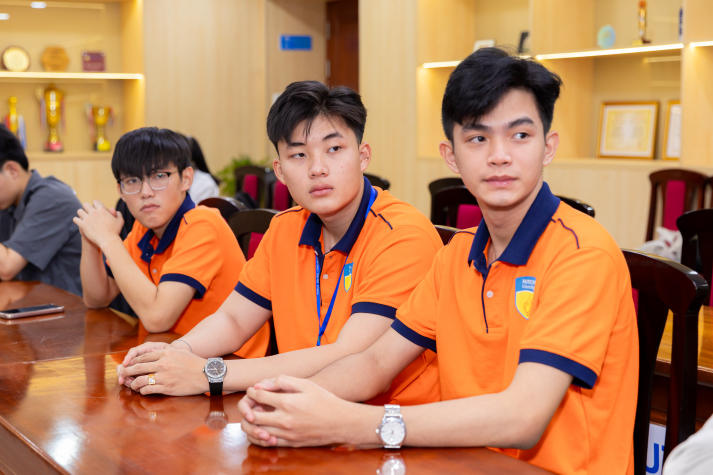 Sinh viên Viện Kỹ thuật mở lối tư duy sản phẩm và phát động Cuộc thi "Thử thách sáng tạo AI & IoT_Bán dẫn cho cuộc sống thông minh" 87