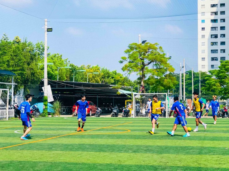 Sinh viên Khoa Nhật Bản học tranh tài bộ môn Bóng đá tại khai mạc Hội thao Sinh viên năm học 2022-2023 28