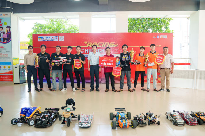 Sinh viên HUTECH ghi dấu ấn với loạt sản phẩm từ các sân chơi kỹ thuật - công nghệ 39