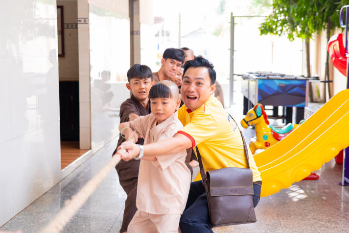 “Cho đi là còn mãi” - Hành trình sẻ chia yêu thương của cộng đồng Cựu sinh viên và Doanh nhân HUTECH 80