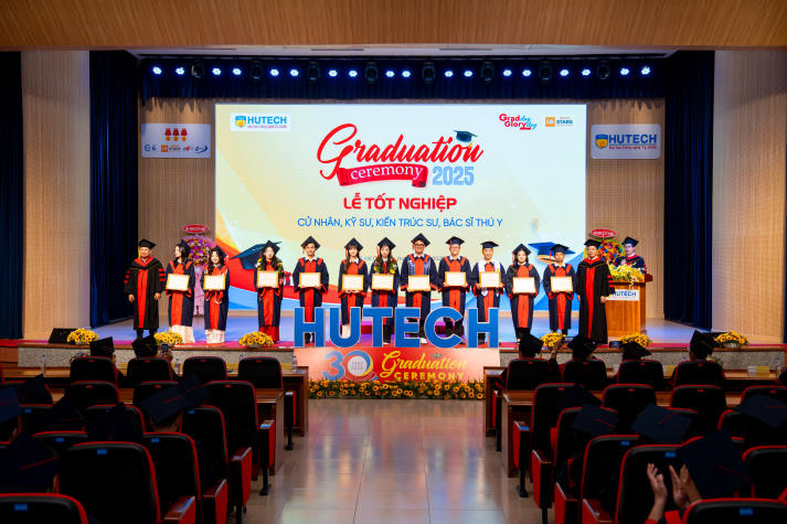 [Video] Từ sàn đấu đến lễ vinh danh: Câu chuyện bản lĩnh của tân khoa HUTECH Nguyễn Phạm Vĩnh Khang 79