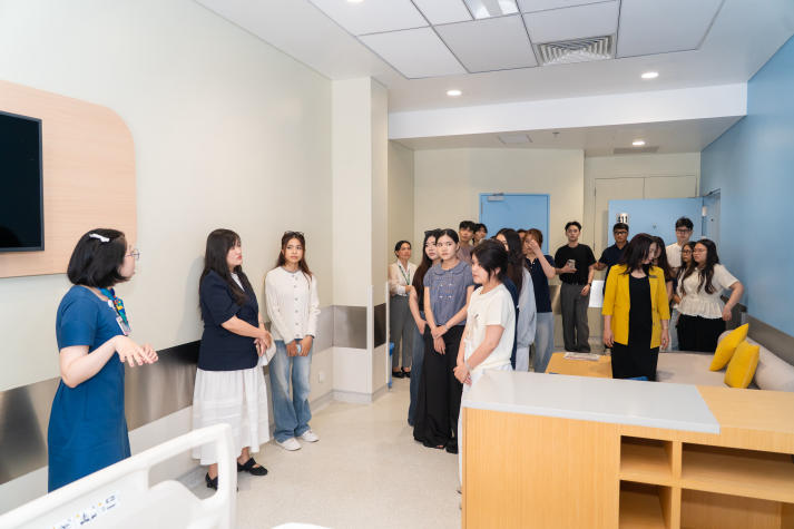 Sinh viên Quan hệ công chúng khám phá mô hình truyền thông chuyên nghiệp tại Bệnh viện FV 18