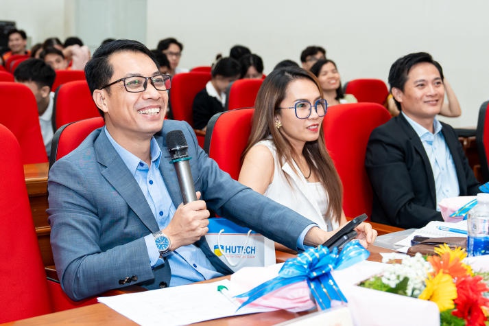 Tân Quán quân Cuộc thi “HUTECH HRM CHALLENGE” lần thứ II là sinh viên Quản trị nhân lực HUTECH 162