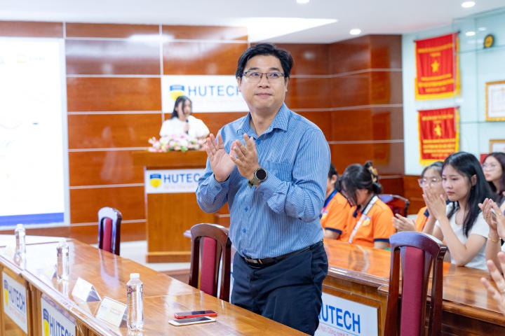 HUTECH 経営学部の学生は、計画スキルを自分で学ぶことに興奮しています 31