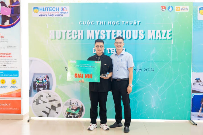 [Video] Khi kiến thức gắn kết thực tiễn: Đường đua HUTECH Speedway & HUTECH Mysterious Maze 198