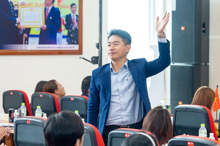 [Video] Sinh viên hào hứng “săn” hơn 1.500 đầu việc hấp dẫn tại “HUTECH International Job Fair 2024” 216