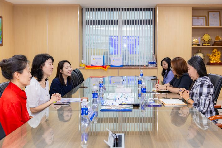 Faculty of Korean Studies holds working session with SeoulTech, strengthening Vietnam Korea educational cooperation 54