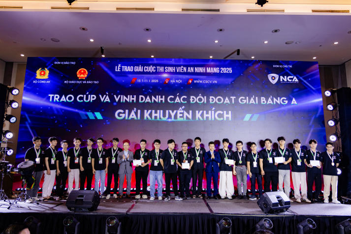 Năng lực - tốc độ - bản lĩnh: Sinh viên Khoa CNTT tỏa sáng tại cuộc thi Sinh viên An ninh mạng 2025 50