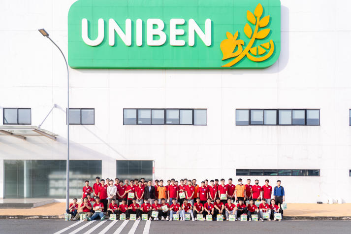 Sinh viên Viện Kỹ thuật trải nghiệm mô hình sản xuất thực phẩm - đồ uống hiện đại tại Uniben 12