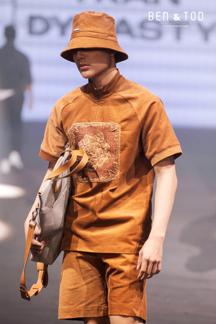 Giảng viên HUTECH ghi dấu ấn tại Fashion show “Cảm hứng Việt Nam” của Ben&Tod 56