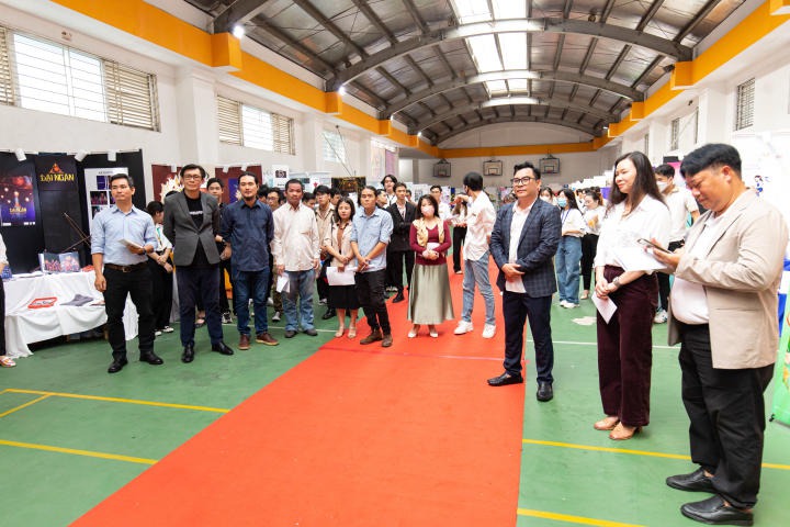 “Choáng ngợp” với loạt đồ án tốt nghiệp ấn tượng của sinh viên ngành Thiết kế đồ họa HUTECH 34