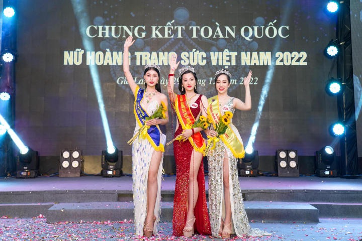 Sinh viên Phạm Thị Ngọc Trang đăng quang ngôi vị Á hoàng 1 “Nữ hoàng Trang sức Việt Nam 2022” 19