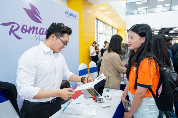 HUTECH tuyển sinh 08 ngành Chương trình Việt - Hàn năm 2025 82