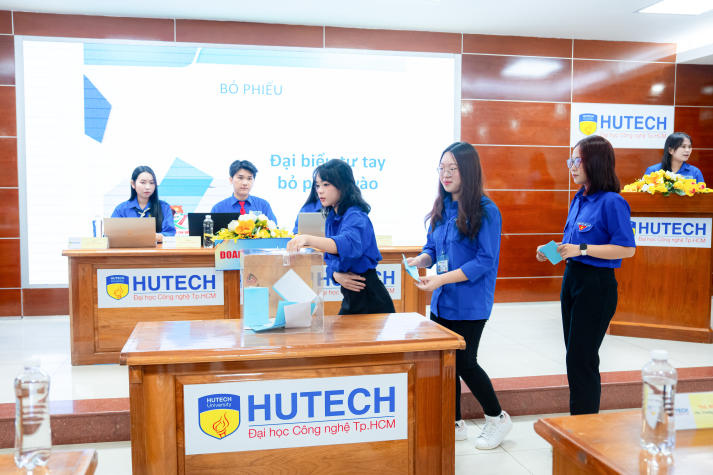 Tuổi trẻ Khoa Quản trị kinh doanh: Nhiệt huyết, sáng tạo trong nhiệm kỳ mới 58