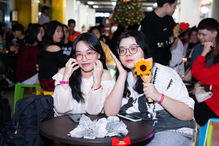 Minishow âm nhạc “Câu chuyện mùa đông” kết nối yêu thương dành cho sinh viên HUTECH 44