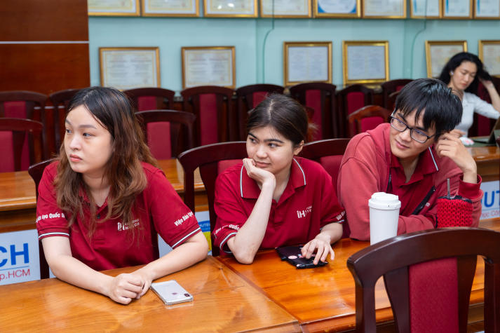 Khởi động I-HUTECH Debate Championship 2025: Sân chơi nâng tầm tư duy phản biện cho thế hệ trẻ 90