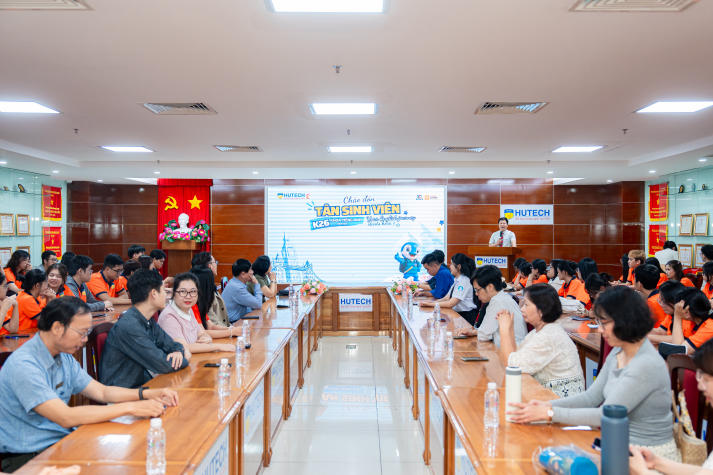Tân sinh viên Khoa Tiếng Anh chủ động nhập cuộc hành trình đại học 11