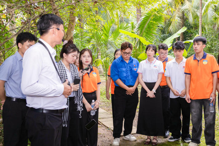 Theo dấu lịch sử Khu Y4, Chi bộ 17 HUTECH bồi đắp tinh thần tri ân và trách nhiệm của Đảng viên 37