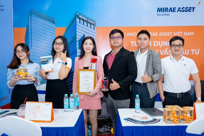 [Video] Ngày hội việc làm tại HUTECH: Điểm hẹn lý tưởng cho nhân lực trẻ và nhà tuyển dụng hàng đầu 21