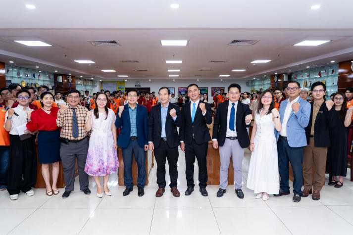 “AI Business Venture 2025” chính thức khởi động: Hành trình biến ý tưởng công nghệ thành giá trị kinh doanh 110