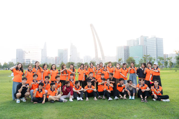 [Ảnh] Sinh viên Khoa Marketing - Kinh doanh quốc khám phá lịch sử, bồi đắp lý tưởng sống trên hành trình về nguồn 103