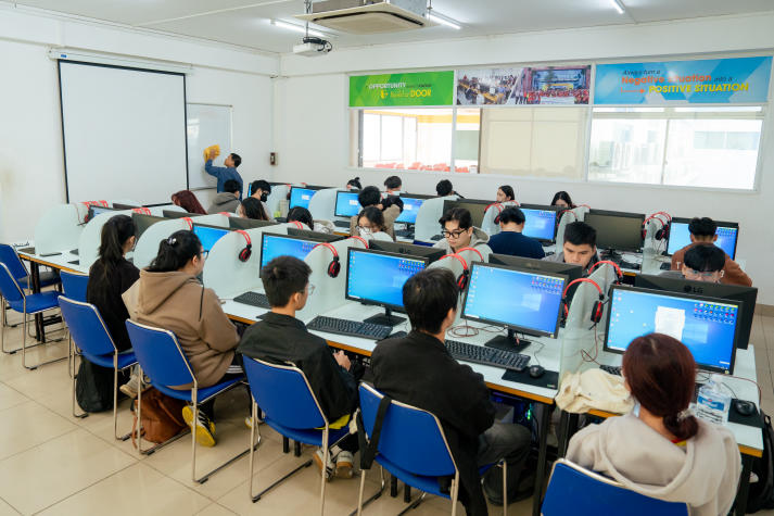 [Video] HUTECH-ers trở lại trường sau kỳ nghỉ Tết Ất Tỵ 2025, khởi đầu học kỳ mới đầy năng lượng 64