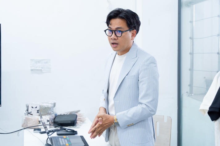 Sinh viên ngành Thương mại điện tử tìm hiểu thị trường thực tiễn tại Công ty AKUBA 26