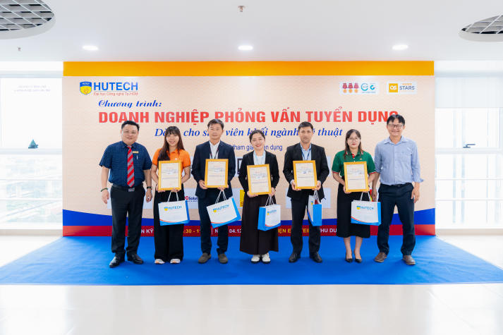 Sinh viên Viện Kỹ thuật tham gia phỏng vấn cùng doanh nghiệp ngay tại HUTECH 46