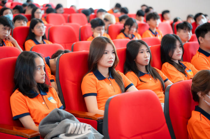 Hành trang quan trọng để tân sinh viên HUTECH tự tin bước vào giảng đường đại học sẽ có tại buổi Sinh hoạt đầu khoá sắp tới 53