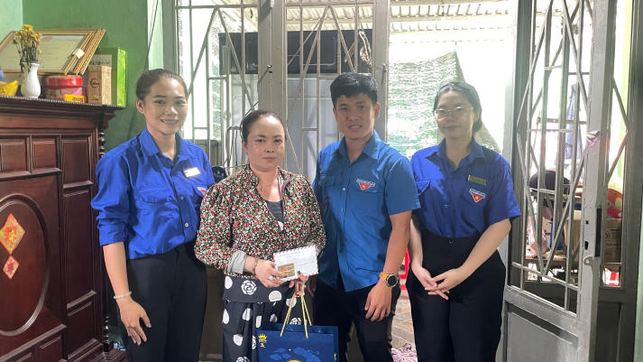 Sinh viên Điều dưỡng - Kỹ thuật y học thắp sáng mùa trăng cho hơn 600 em nhỏ 98